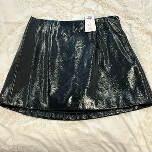 Size M. Abercrombie navy pleather skirt with short liner.